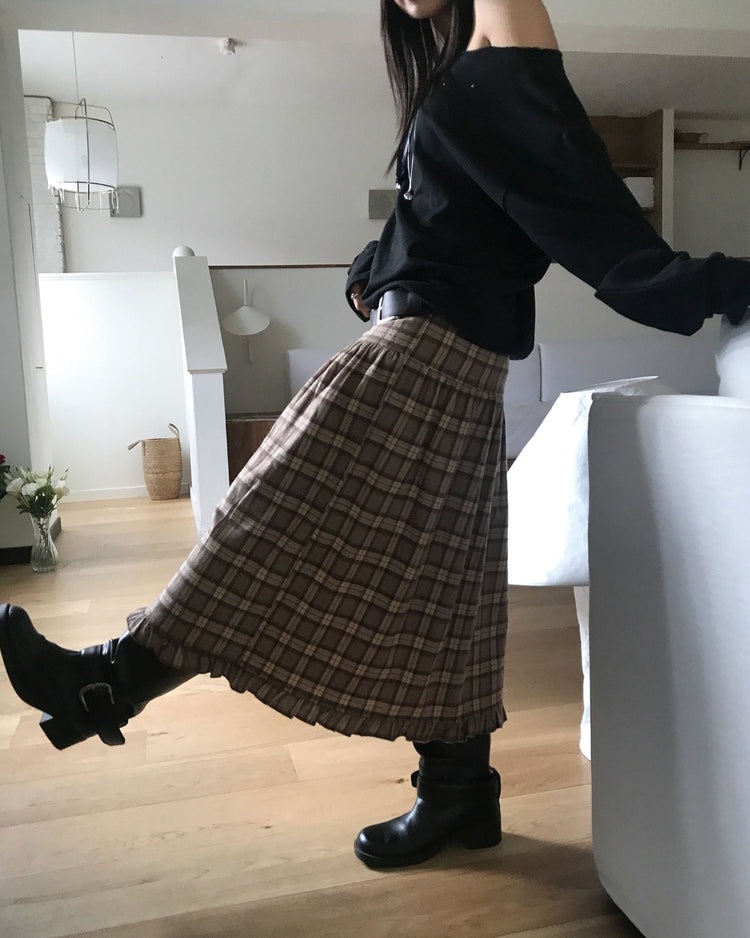 美肩不修邊鉚釘細節上衣