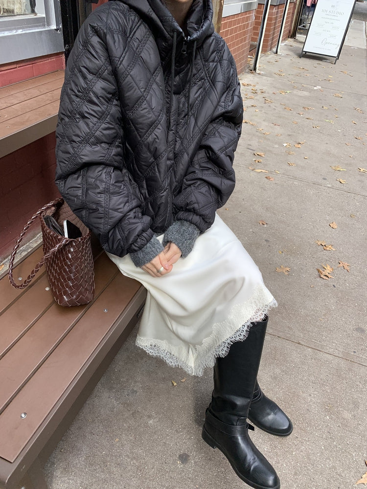 光澤感蕾絲邊不對稱細節半裙