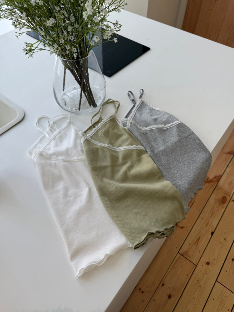 蕾絲邊可調節細節背心