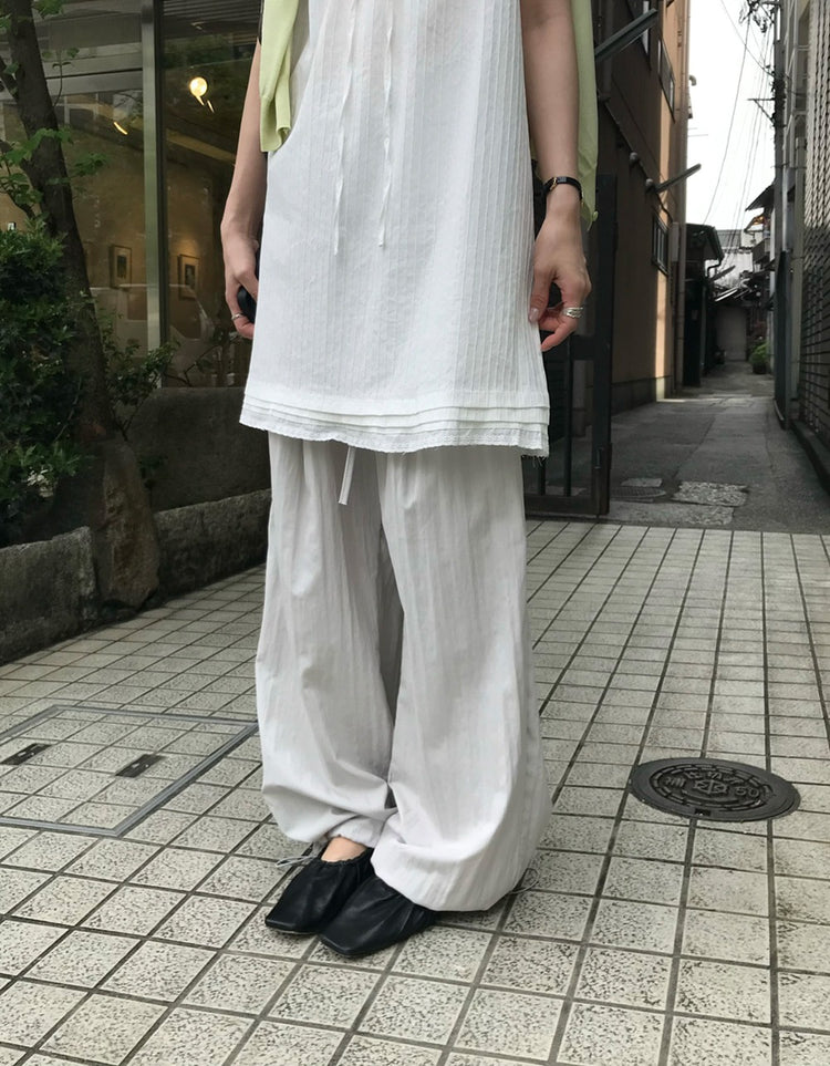 輕薄細腰頭抽身直褲