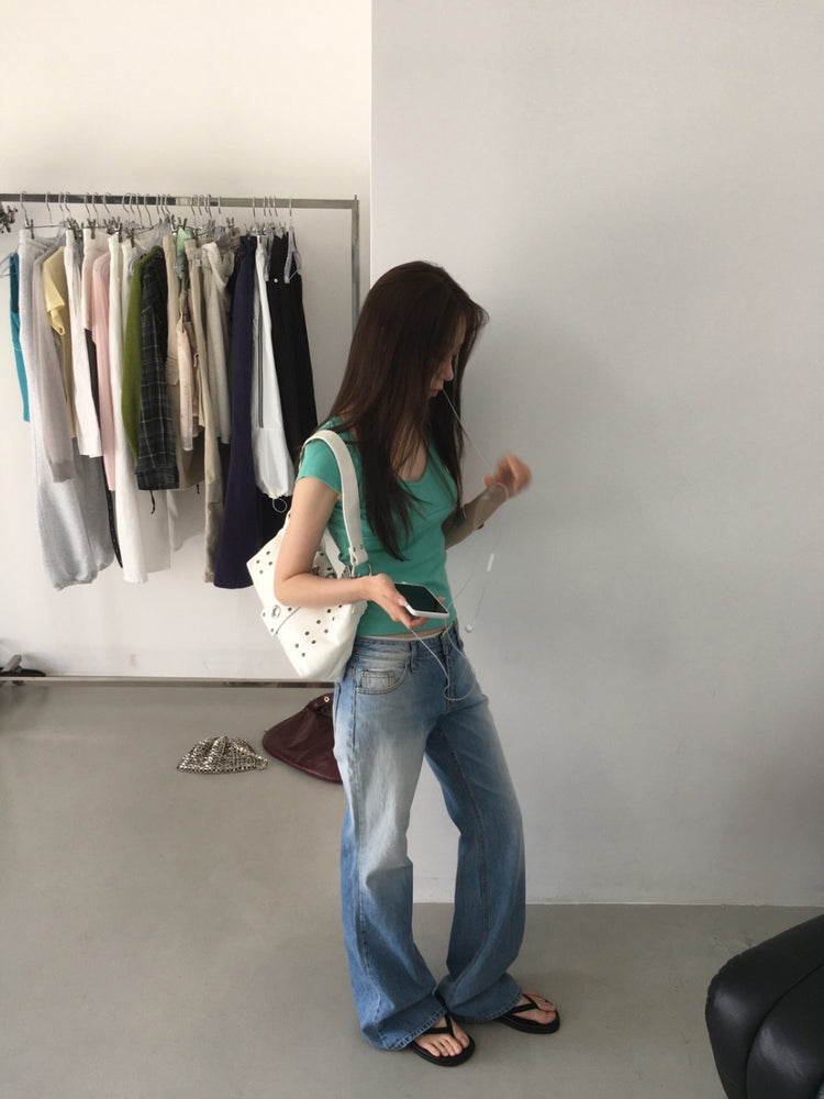 美色V領胸腺細節修身上衣