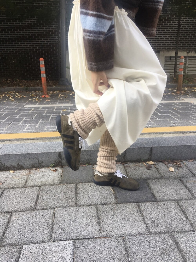 V領撞色條紋細節毛衣