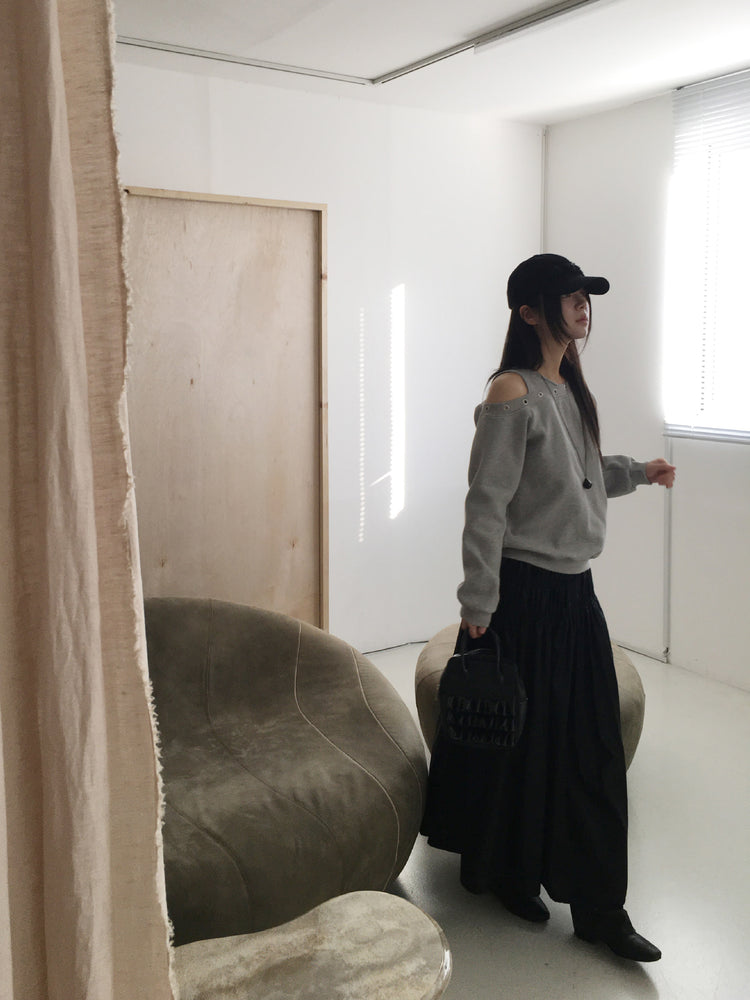 鉚釘圈細節假兩件美肩上衣