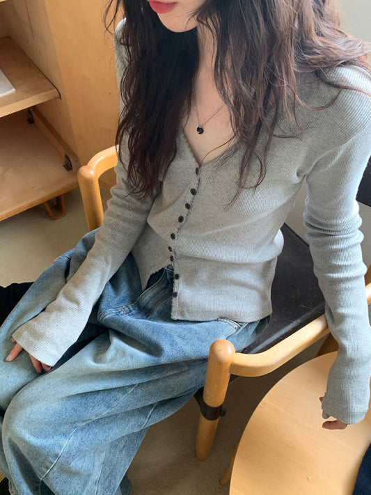 花邊V領排鈕細節上衣