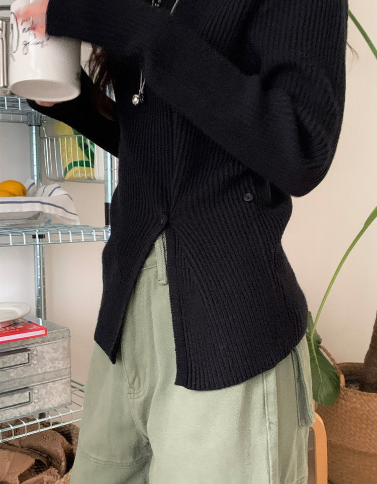 坑紋側開叉扣鈕細節針織上衣