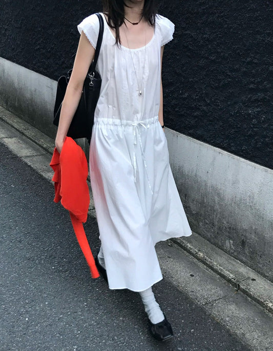 蕾絲邊細節修腰連身裙