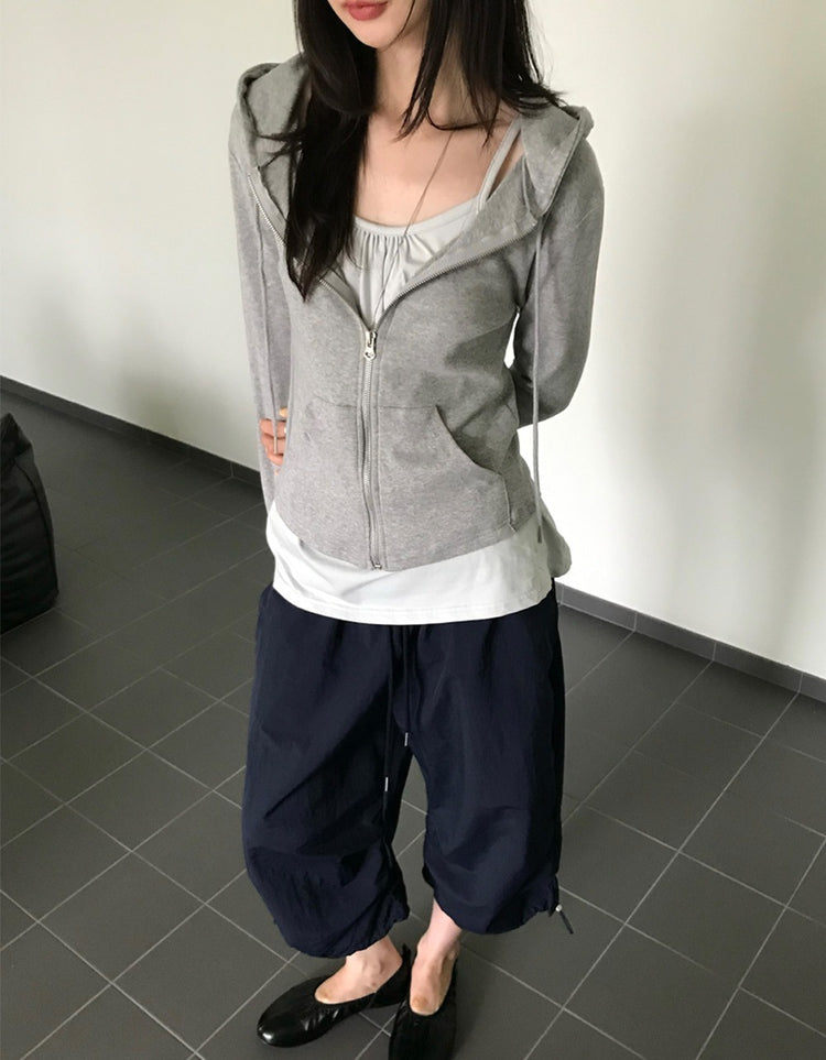 輕薄弧下擺連帽修身外套