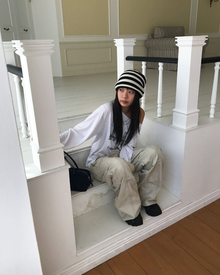 美肩復古圖案細節上衣