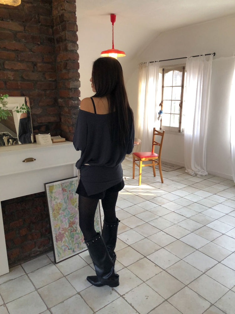 美肩側開叉指扣細節修腰連身裙