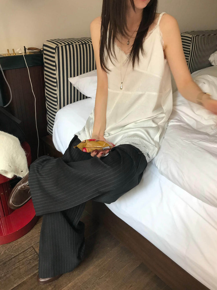 霧光澤胸線蕾絲邊細節連身裙