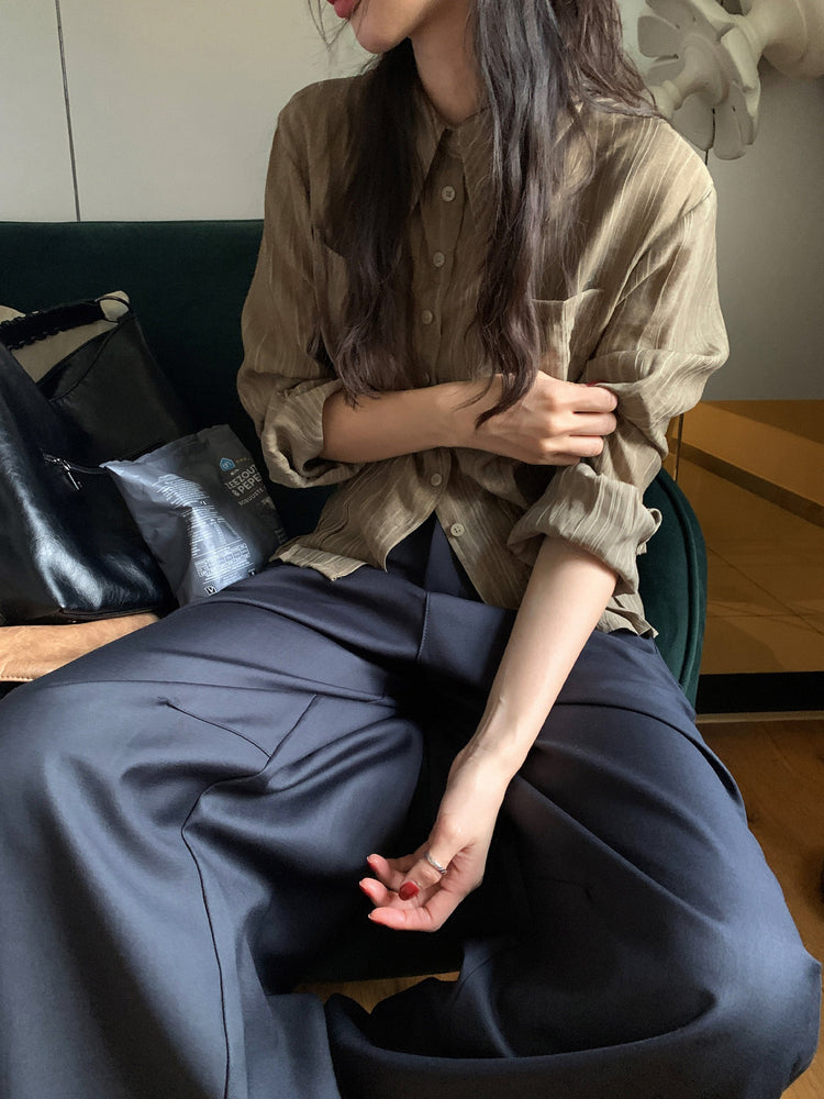 暗紋理修腰開叉細節襯衫