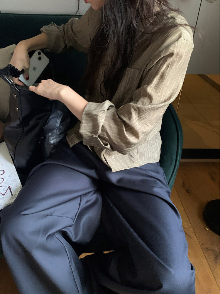 暗紋理修腰開叉細節襯衫