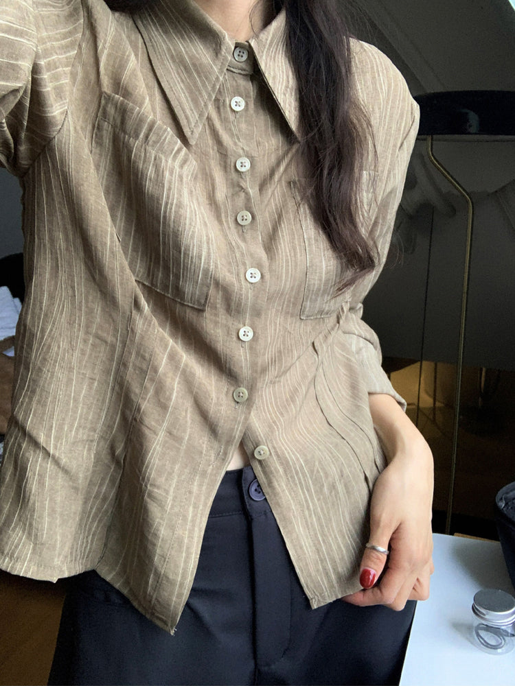 暗紋理修腰開叉細節襯衫