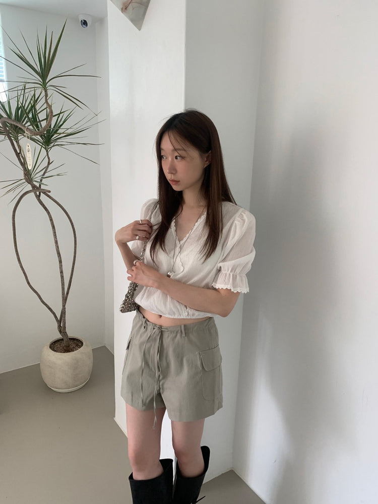 交疊花邊皺皺紋理細節上衣