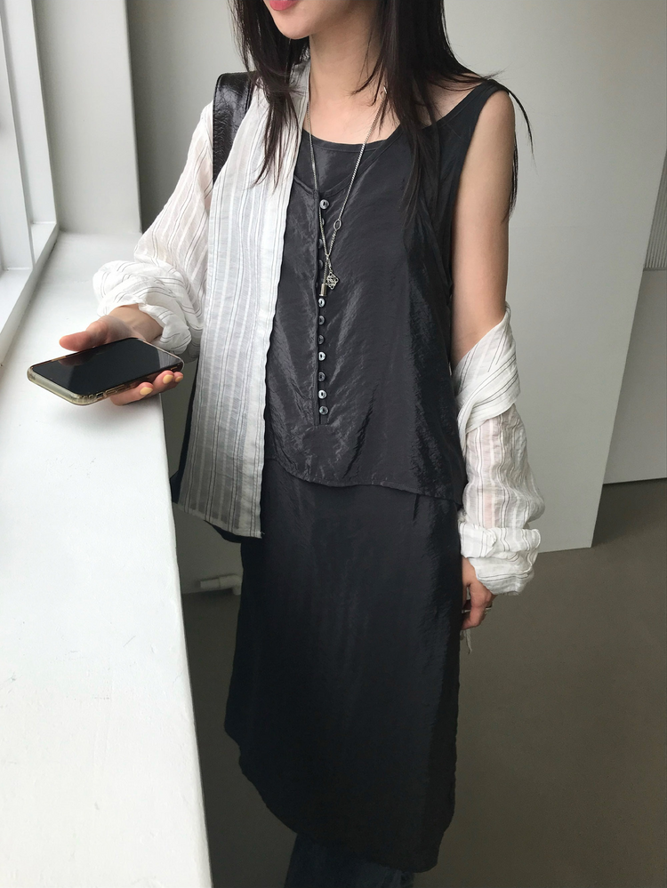 霧光澤掛脖排鈕連身裙套裝