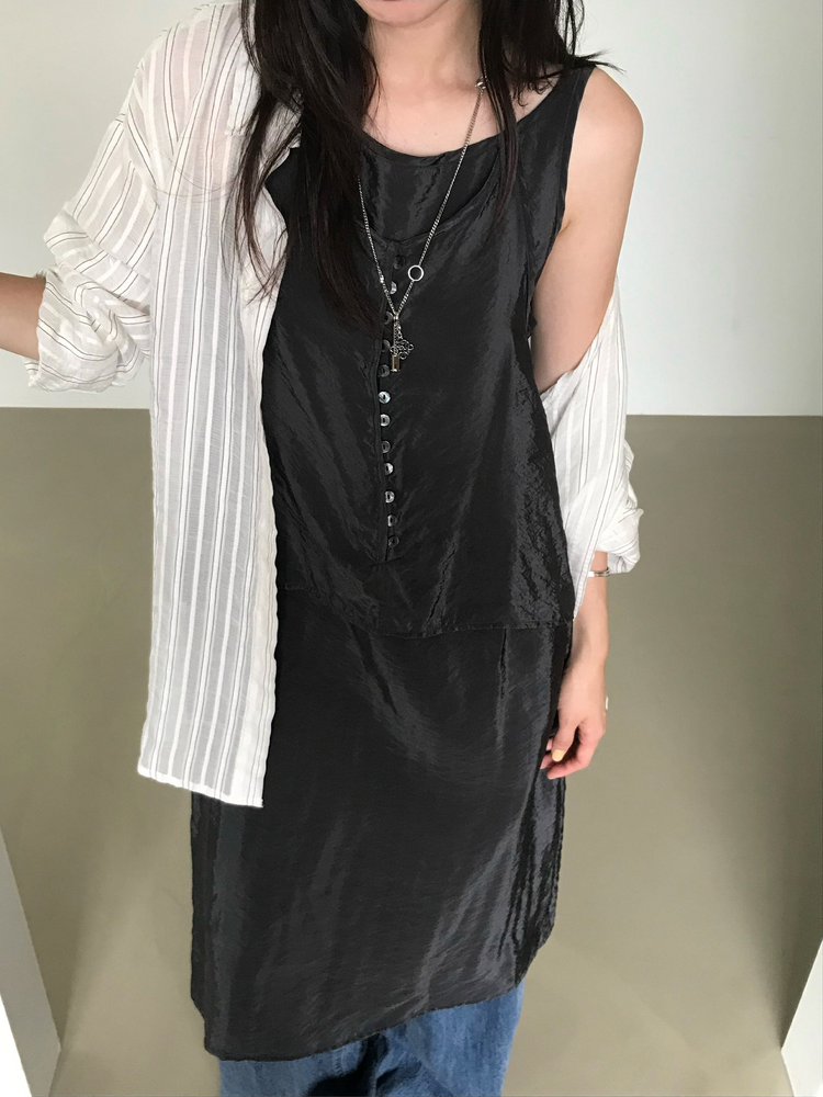 霧光澤掛脖排鈕連身裙套裝