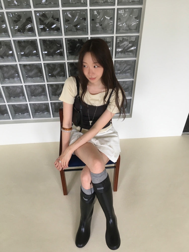 細帶削肩壓線細節背心