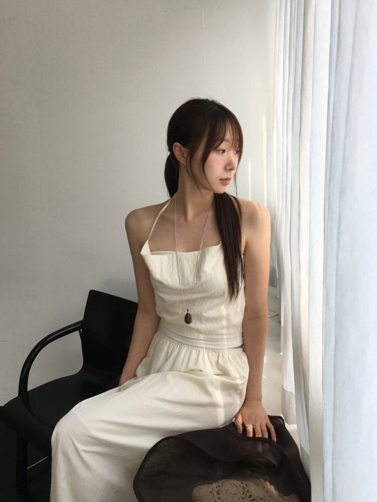 尼龍掛脖綁帶細節上衣