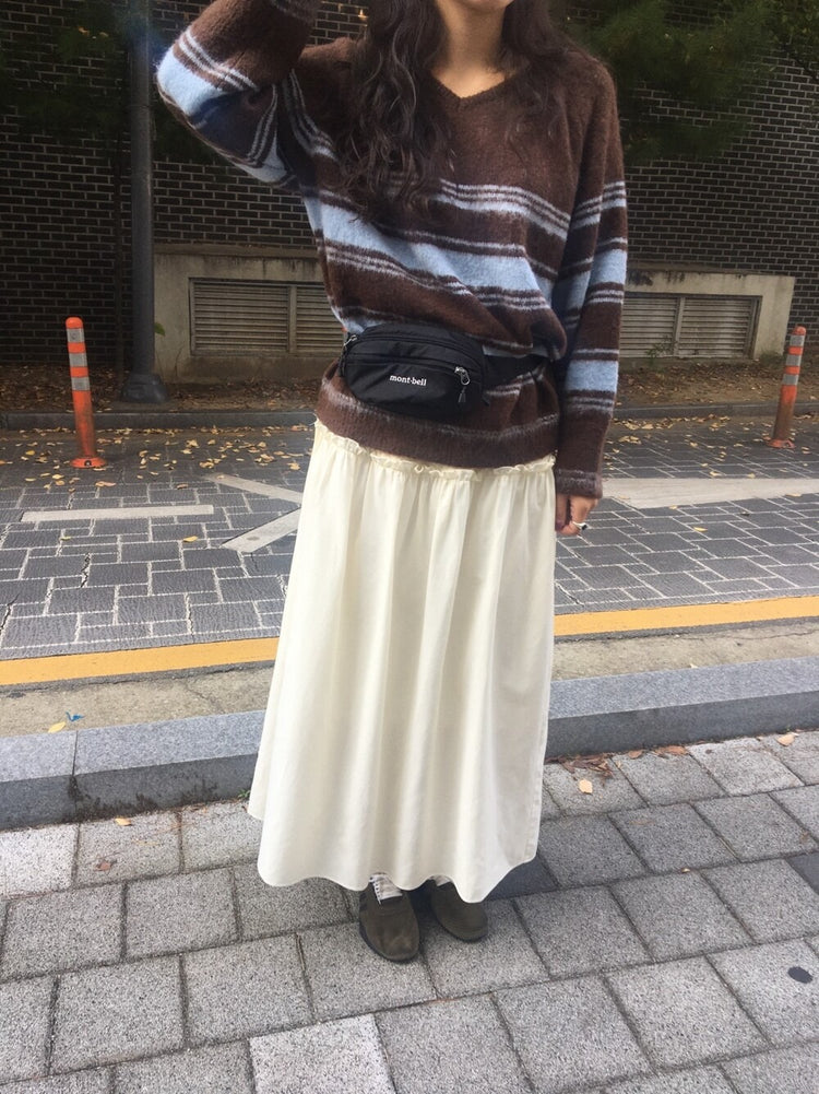 V領撞色條紋細節毛衣