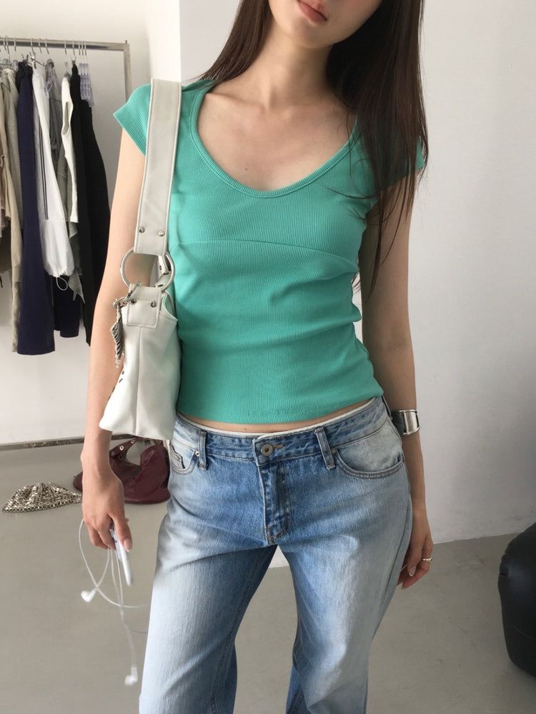 美色V領胸腺細節修身上衣