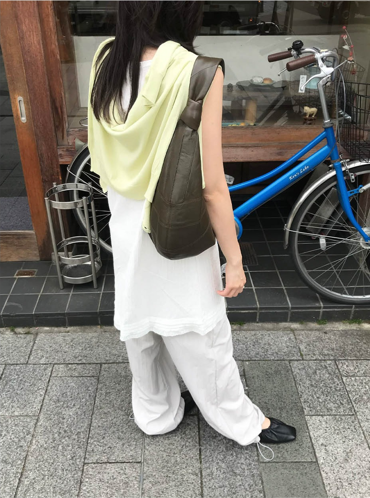 蕾絲邊坑紋細節連身裙