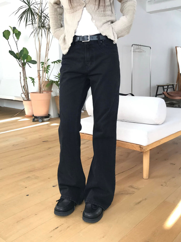 微喇叭中腰顯瘦牛仔褲