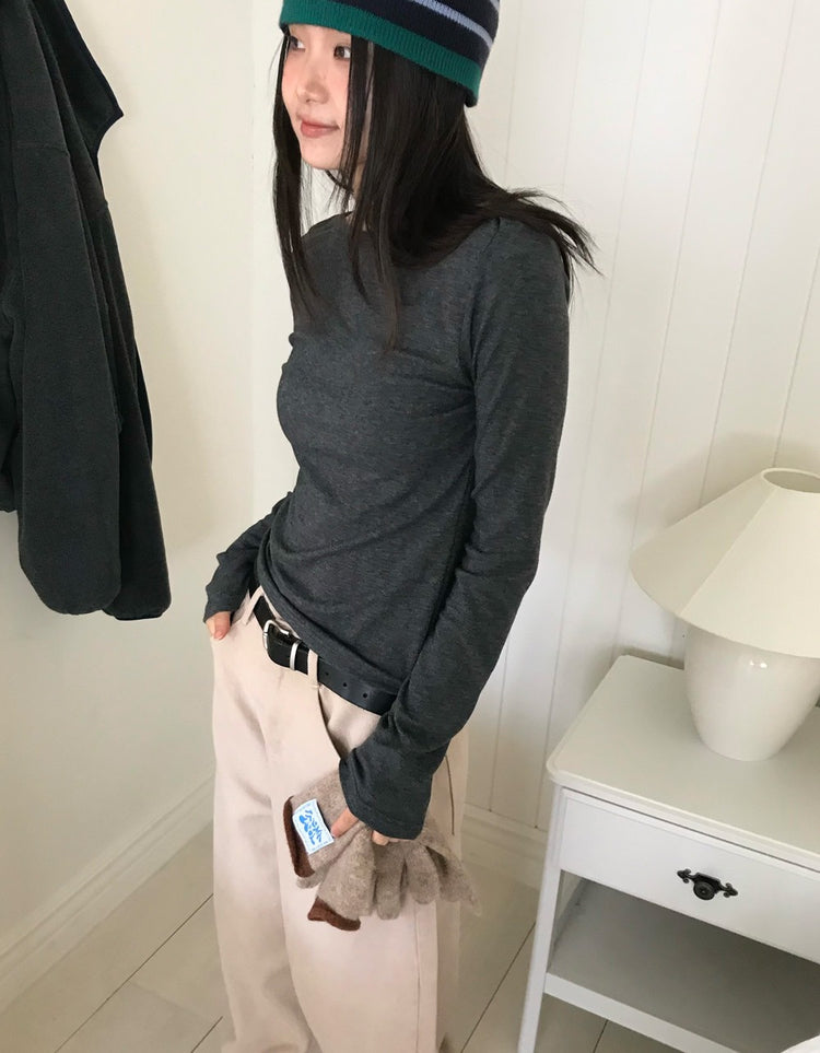 美色船領細節上衣