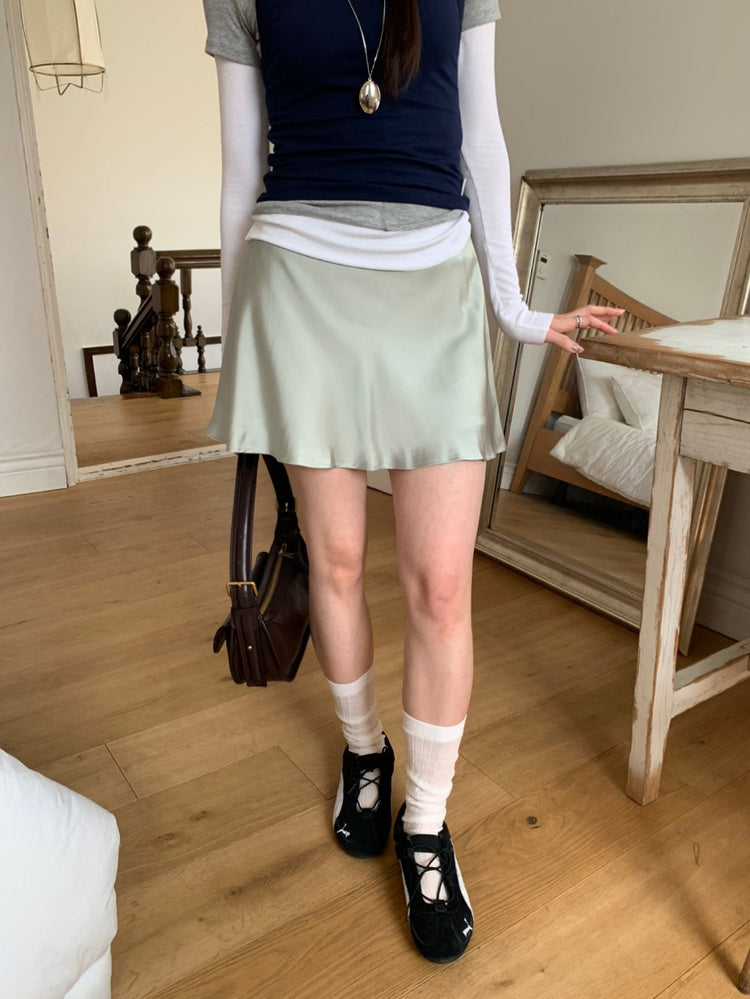 光澤感微傘短裙