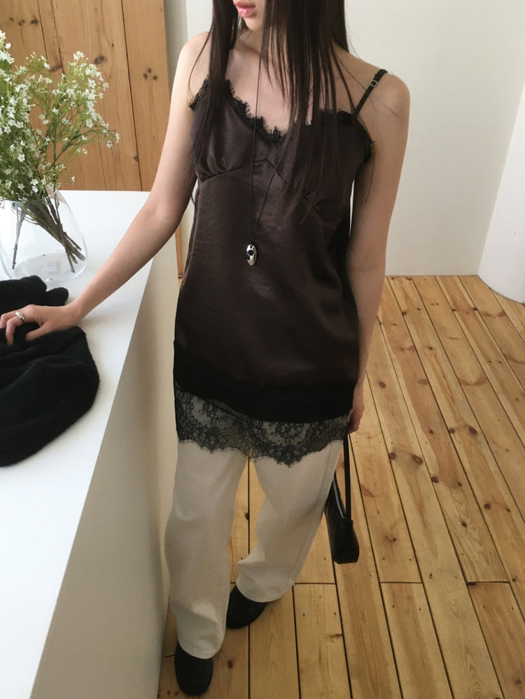 (現)美色蕾絲邊光澤感連身裙