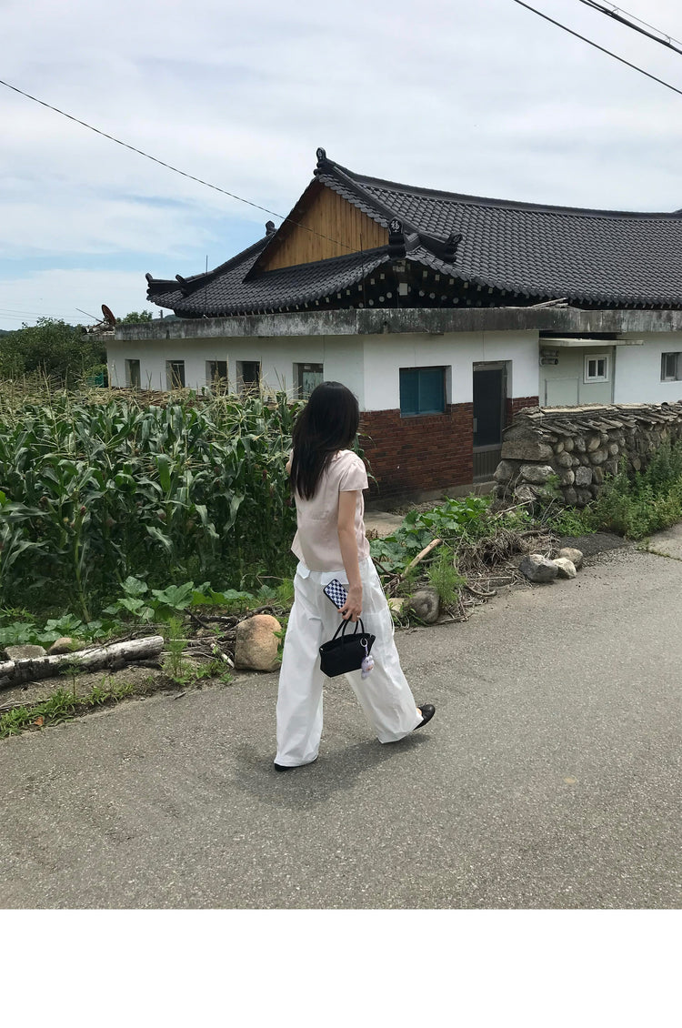 荷葉邊壓胸腺細節上衣