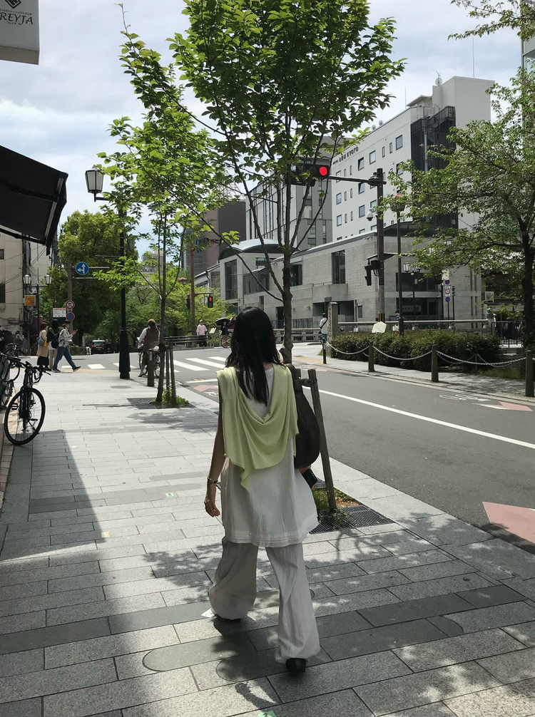 蕾絲邊坑紋細節連身裙