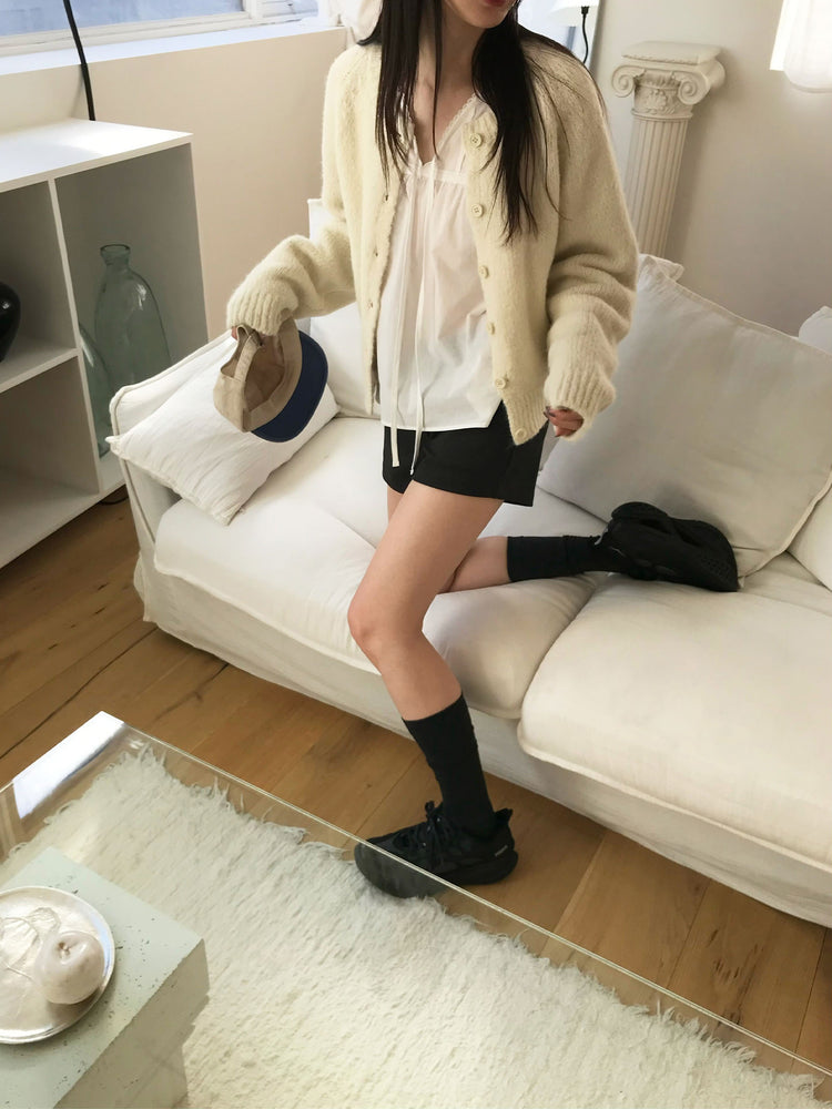 基礎鉚釘細節低腰短褲