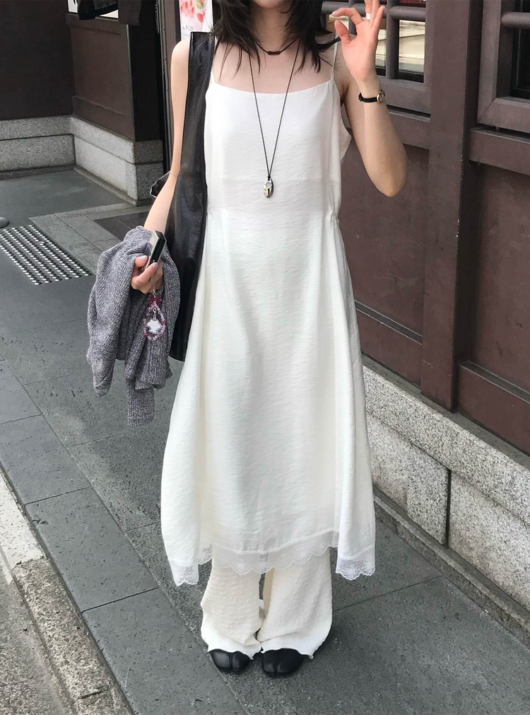 蕾絲邊紋理細節連身裙