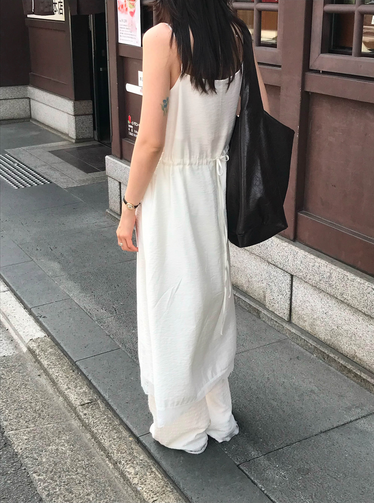 蕾絲邊紋理細節連身裙