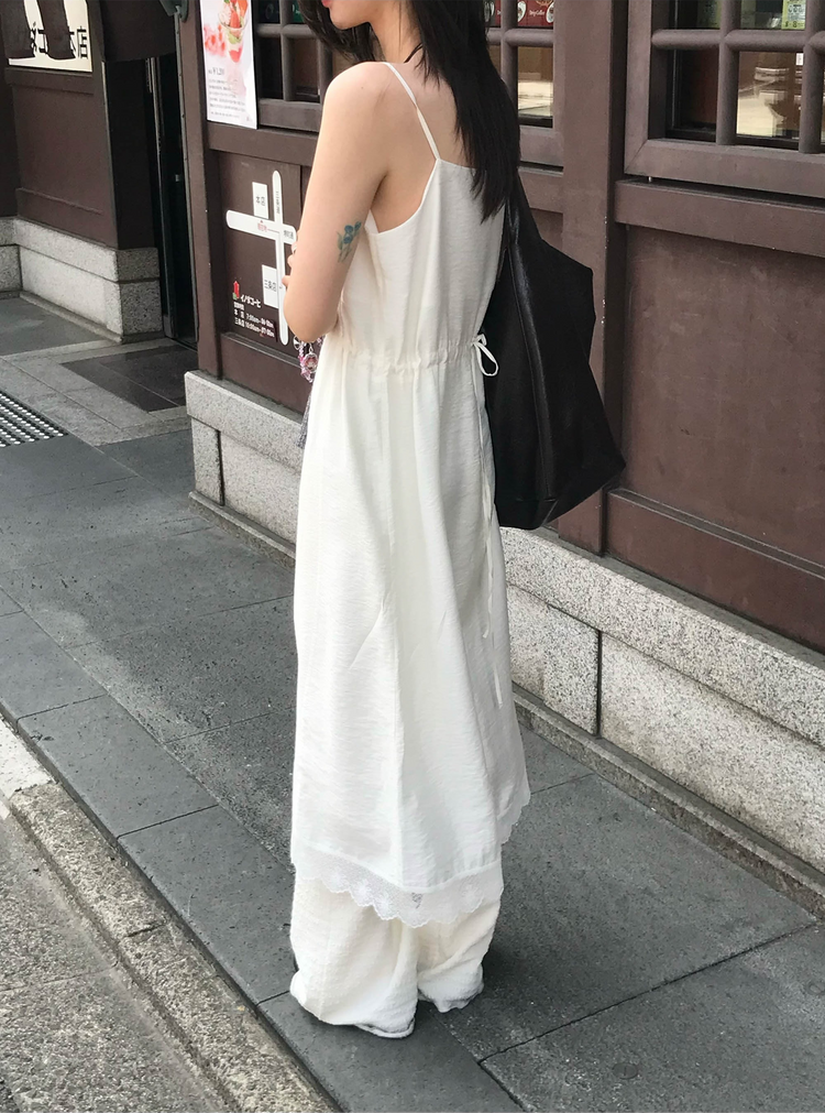 蕾絲邊紋理細節連身裙