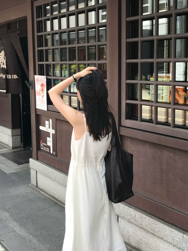 蕾絲邊紋理細節連身裙