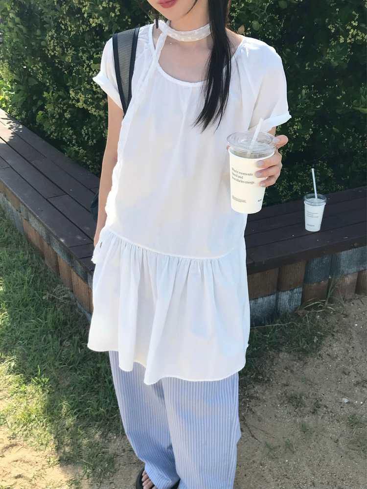 泡泡袖抓皺細節連身裙