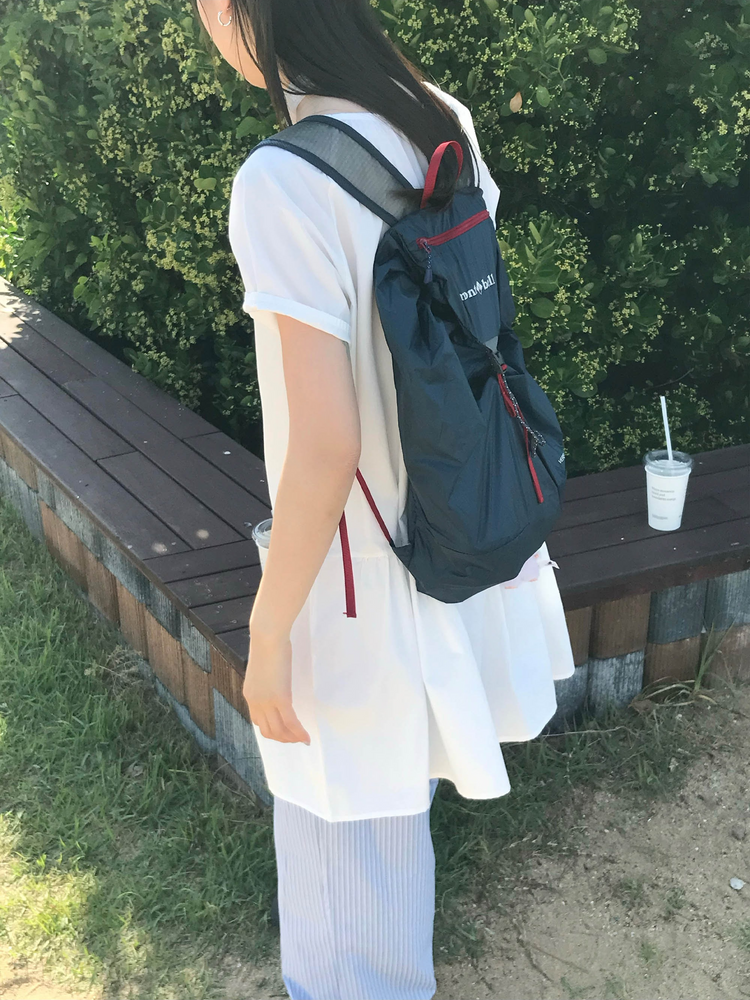 泡泡袖抓皺細節連身裙