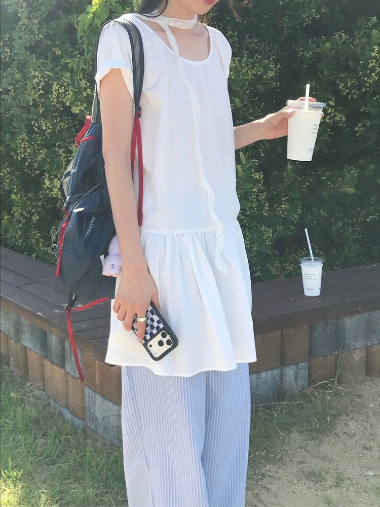 泡泡袖抓皺細節連身裙