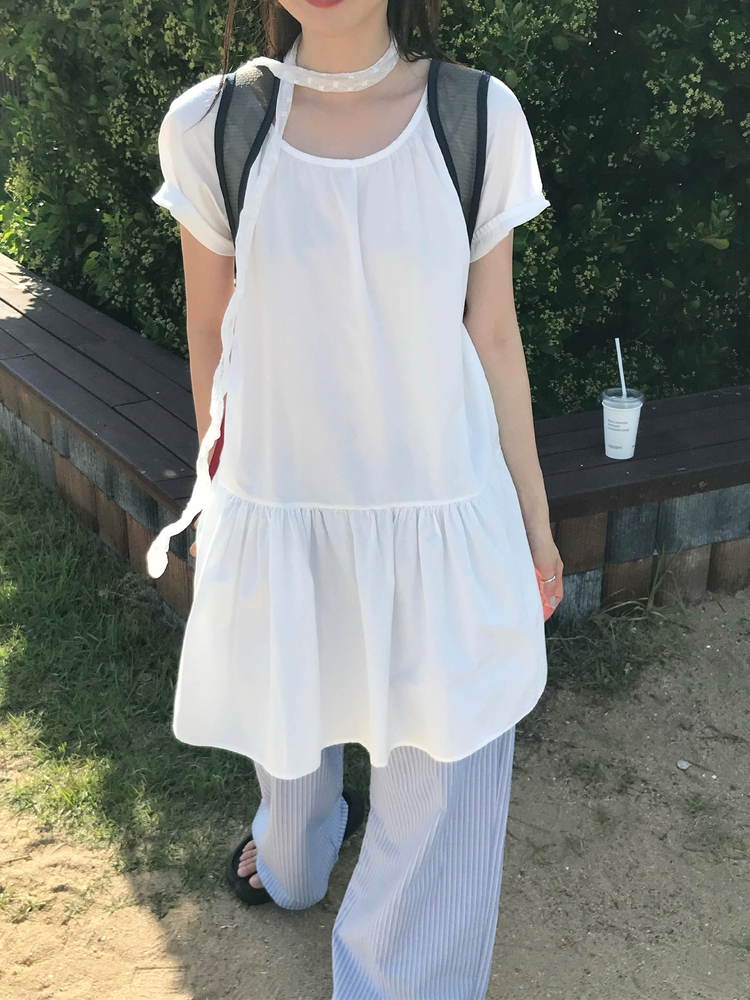 泡泡袖抓皺細節連身裙