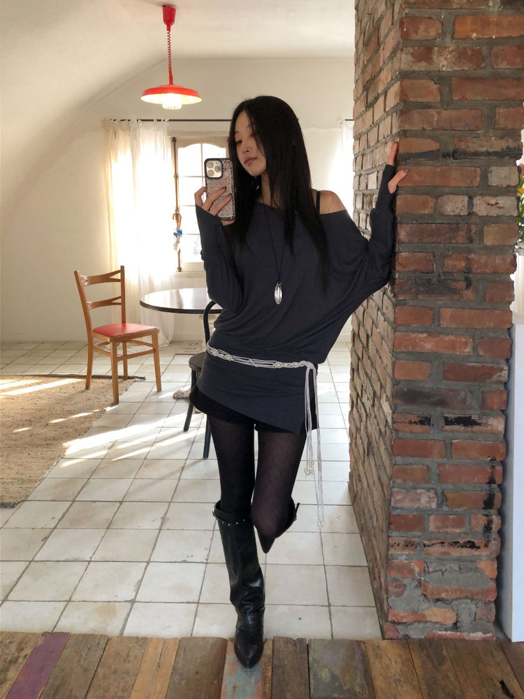 美肩側開叉指扣細節修腰連身裙