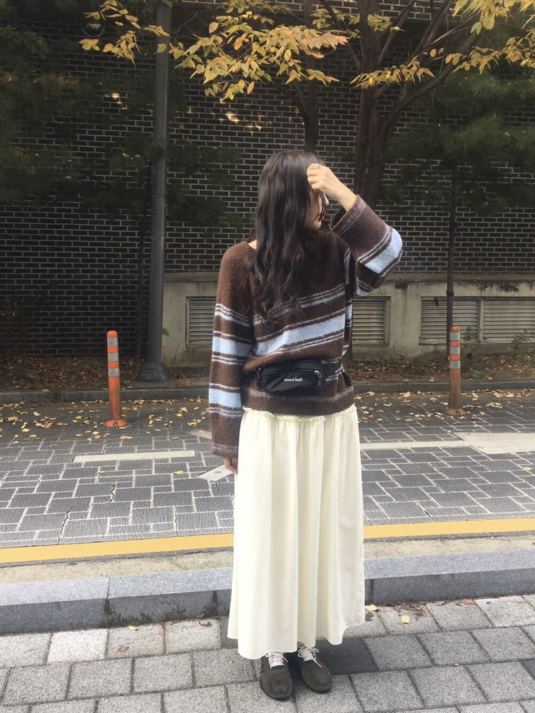 V領撞色條紋細節毛衣