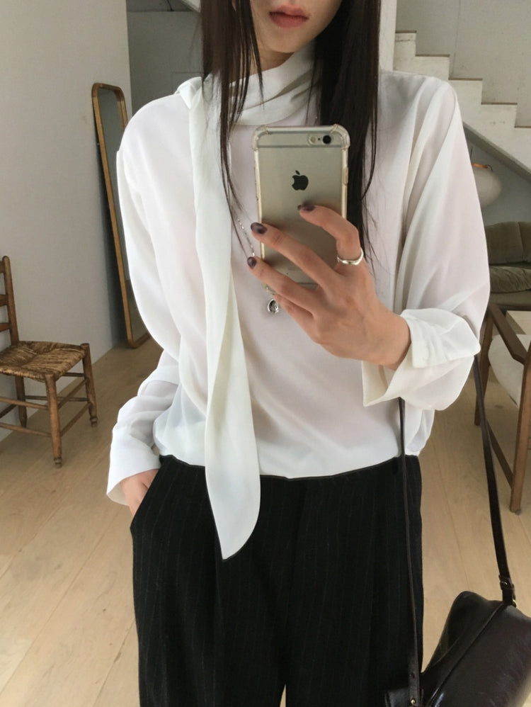 霧光垂帶領巾細節襯衫
