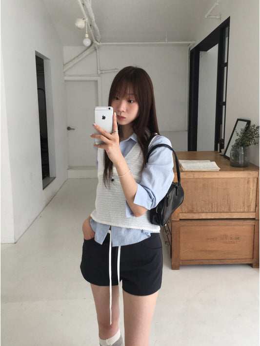 暗紋蕾絲細節交疊背心