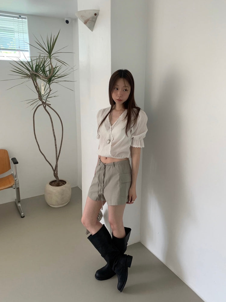 交疊花邊皺皺紋理細節上衣