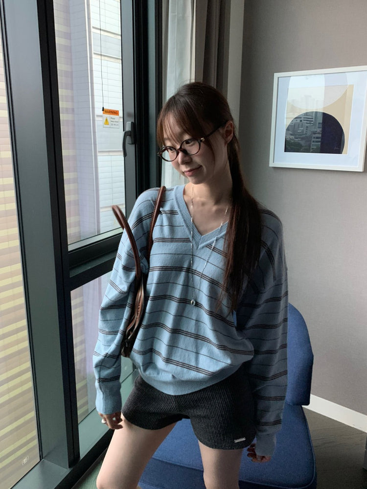 美色V領條紋針織衫
