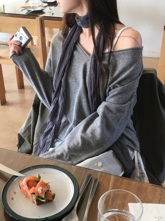 V領捲邊細節針織衫