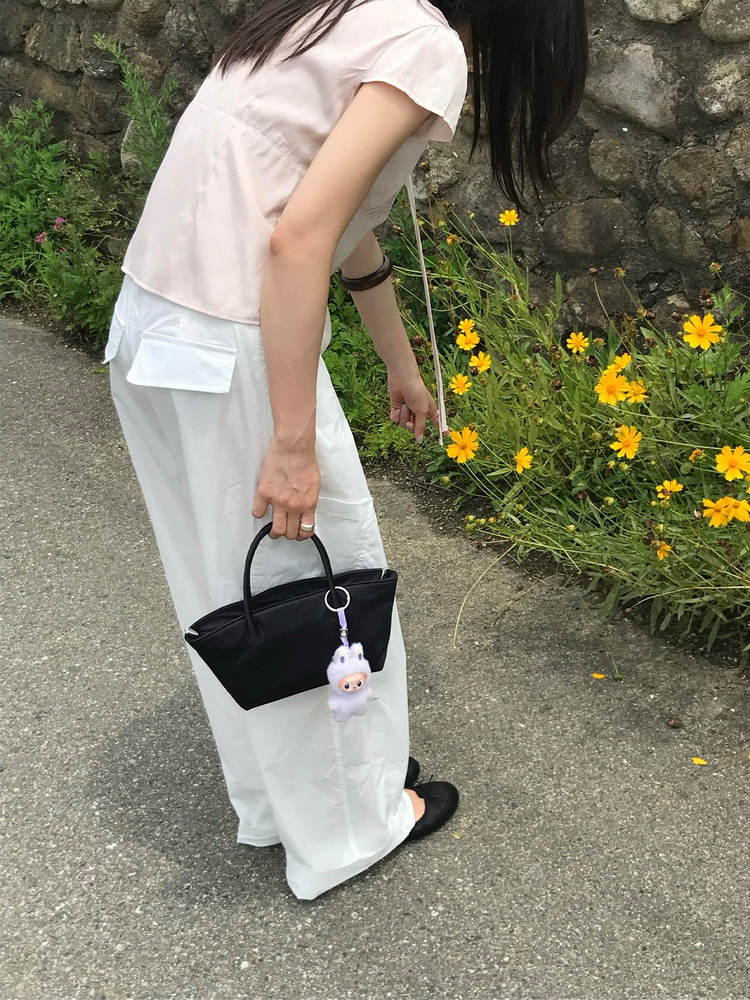 荷葉邊壓胸腺細節上衣