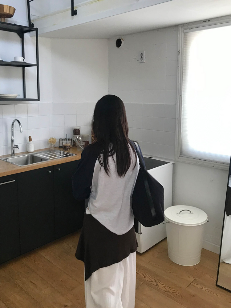 撞色牛角袖上衣