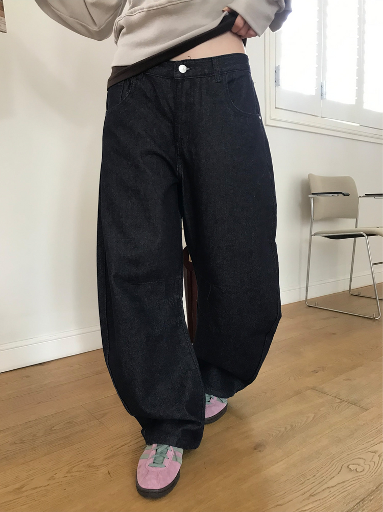 原色內壓褶細節彎刀牛仔褲